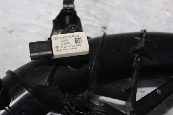 Mercedes Benz W177 W118 A250 CLA250 M260 Intercooler Pipe Hose A2600900700