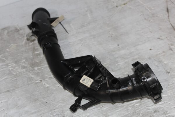 Mercedes Benz W177 W118 A250 CLA250 M260 Intercooler Pipe Hose A2600900700