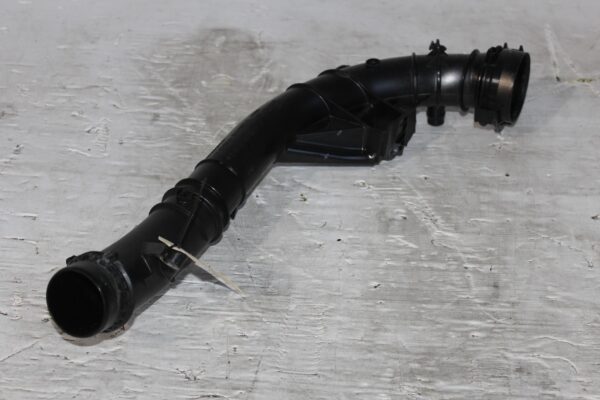 Mercedes Benz W177 W118 A250 CLA250 M260 Intercooler Pipe Hose A2600900700