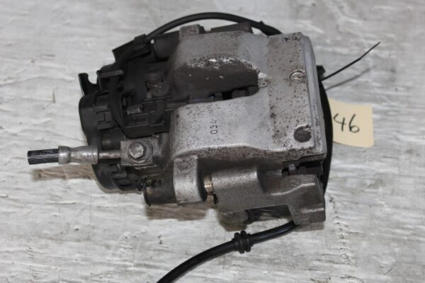 Mercedes Benz W205 C300 Rear Right Brake Caliper A2054230481, A2054230400