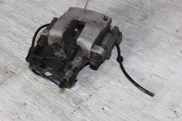 Mercedes Benz W205 C300 Rear Right Brake Caliper A2054230481, A2054230400