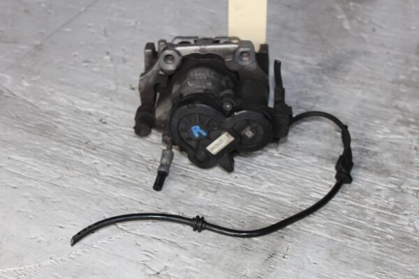 Mercedes Benz W205 C300 Rear Right Brake Caliper A2054230481, A2054230400