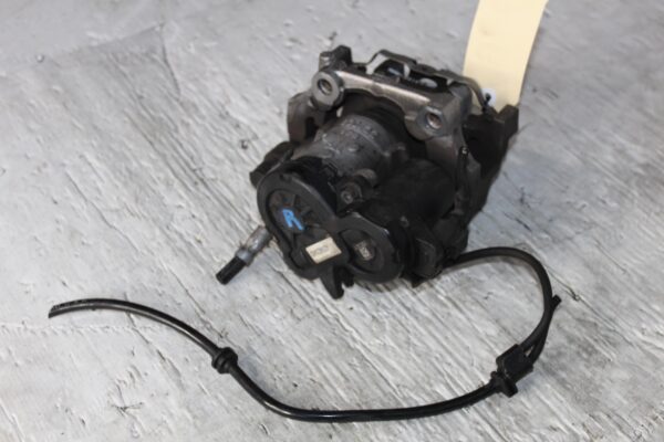 Mercedes Benz W205 C300 Rear Right Brake Caliper A2054230481, A2054230400