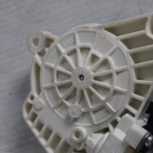 Mercedes Benz W117 CLA Front Left Door Window Motor A2078200542 - Image 2