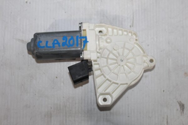 Mercedes Benz W117 CLA Front Left Door Window Motor A2078200542