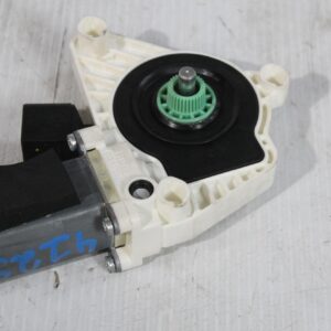 Mercedes Benz W117 CLA Front Left Door Window Motor A2078200542 - Image 3