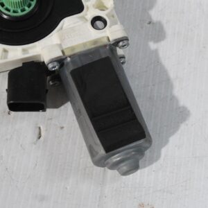 Mercedes Benz W117 CLA Front Left Door Window Motor A2078200542 - Image 4