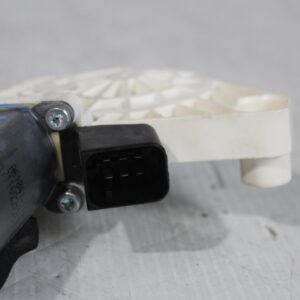 Mercedes Benz W117 CLA Front Left Door Window Motor A2078200542 - Image 10