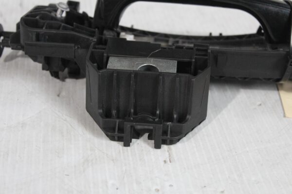 Mercedes Benz W204 C Class Front Right Door Handle Assembly