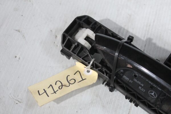Mercedes Benz W204 C Class Front Right Door Handle Assembly
