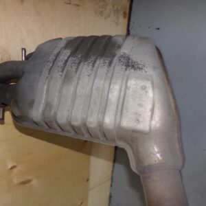 Mercedes Benz W212 E63 Exhaust Rear Muffler Section A2124901261, A2124901161 - Image 3