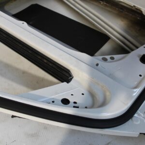 Mercedes Benz W204 C Class Front Right Door WHITE - Image 5