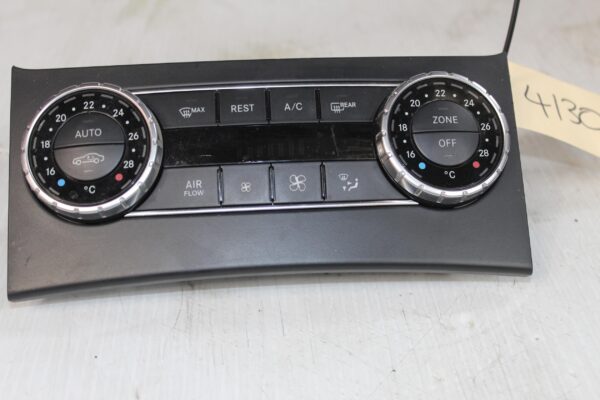 Mercedes Benz W204 C63 AC Aircon Climate Control Unit A2049006708, A2049007615
