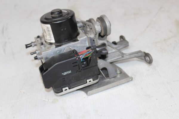 Mercedes Benz W204 C63 AMG 507 ABS Pump A1724315312, A1729008106