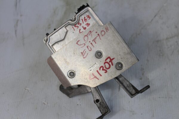 Mercedes Benz W204 C63 AMG 507 ABS Pump A1724315312, A1729008106
