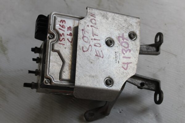 Mercedes Benz W204 C63 AMG 507 ABS Pump A1724315312, A1729008106
