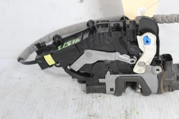 Mercedes Benz W205 C Class Front Right Door Lock Actuator A0997200000