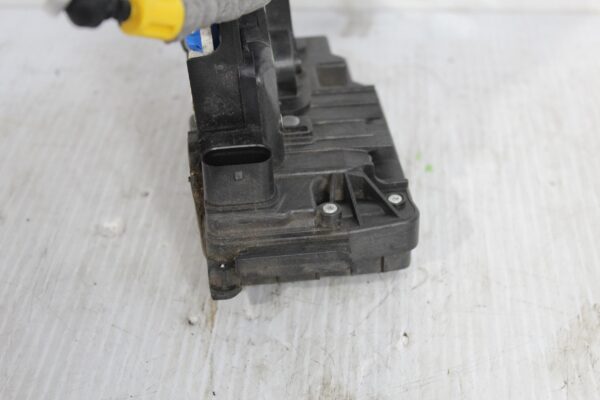 Mercedes Benz W205 C Class Front Right Door Lock Actuator A0997200000
