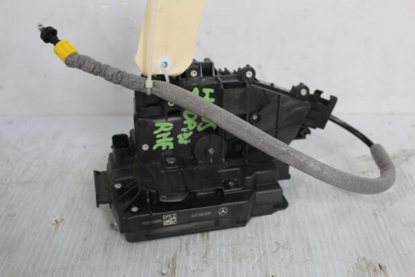Mercedes Benz W205 C Class Front Right Door Lock Actuator A0997200000