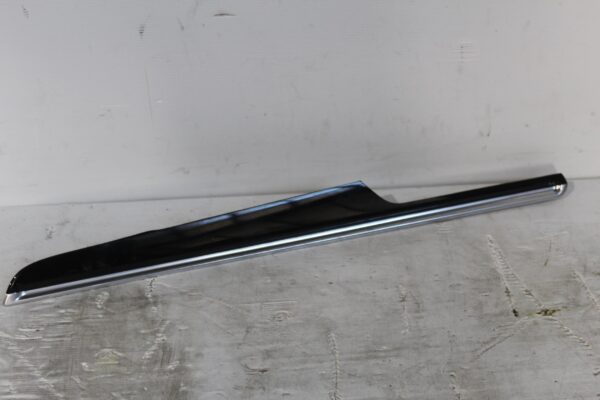 Porsche 95B Macan Front Right Door Card Trim Moulding GLOSS BLACK 95B867410D