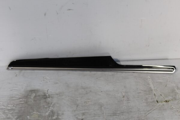 Porsche 95B Macan Front Right Door Card Trim Moulding GLOSS BLACK 95B867410D