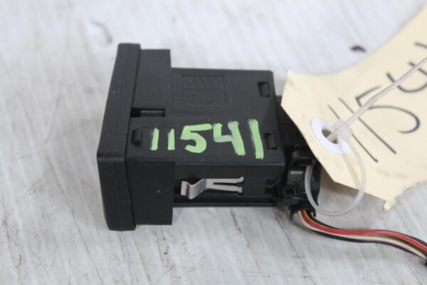 Audi 8R Q5 SQ5 Emergency Hazard Light Switch Button 8R2941509