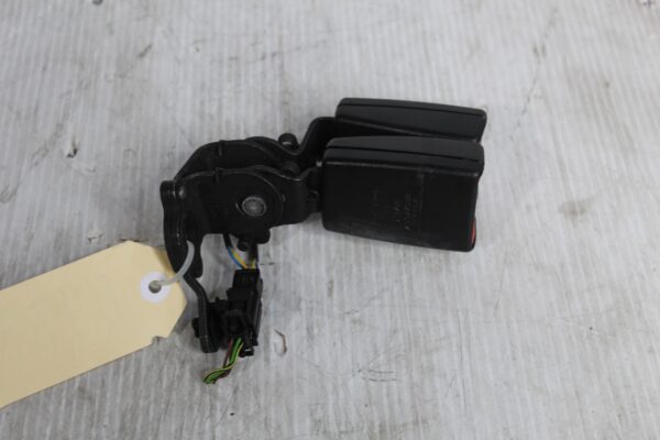 Audi 8V A3 S3 RS3 Rear Double Seat Belt Clip Buckle Latch 8V0857739QVZ