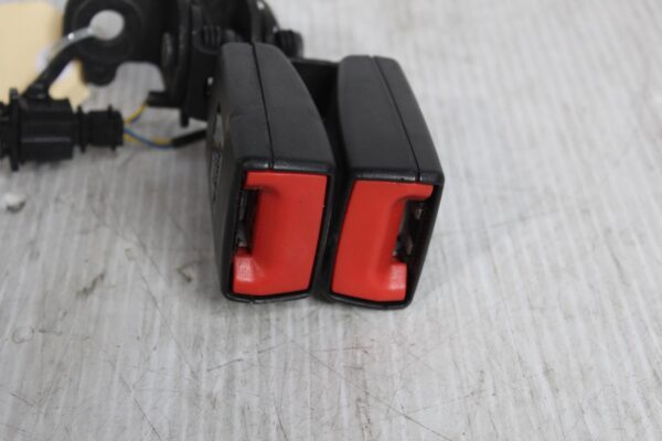 Audi 8V A3 S3 RS3 Rear Double Seat Belt Clip Buckle Latch 8V0857739QVZ