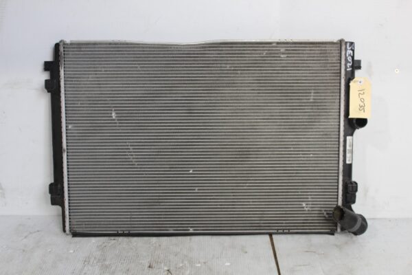 Audi 8V A3 2.0L TDI Engine Radiator Cooler For Coolant 5Q0121251ES, 5Q0121251EQ