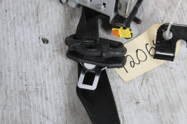 Audi 8R Q5 SQ5 Front Right Driver Seatbelt And Tensioner 8R1857706N
