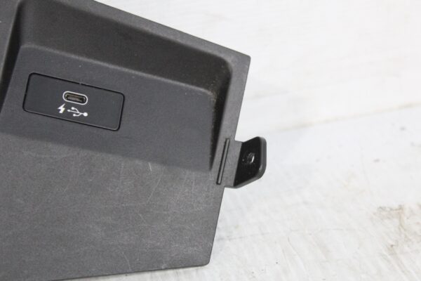 BMW F48 X1 Centre Console USB Port Trim Piece 51169319542