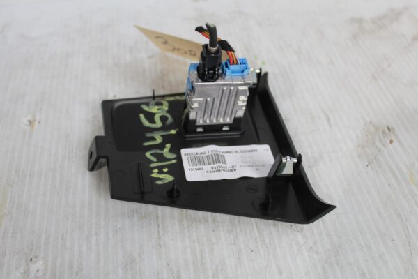 BMW F48 X1 Centre Console USB Port Trim Piece 51169319542