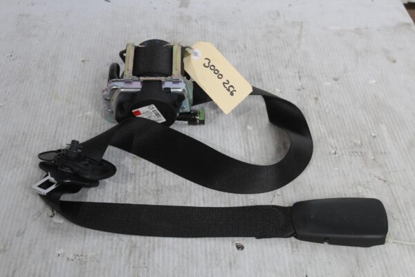 BMW F48 X1 Upper Front Right Driver Seatbelt And Tensioner 635267300C