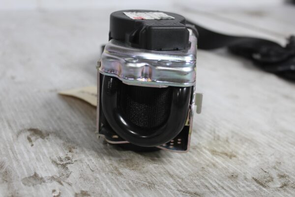 BMW F48 X1 Upper Front Right Driver Seatbelt And Tensioner 635267300C