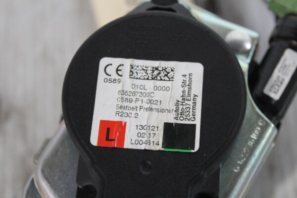 BMW F48 X1 Upper Front Right Driver Seatbelt And Tensioner 635267300C