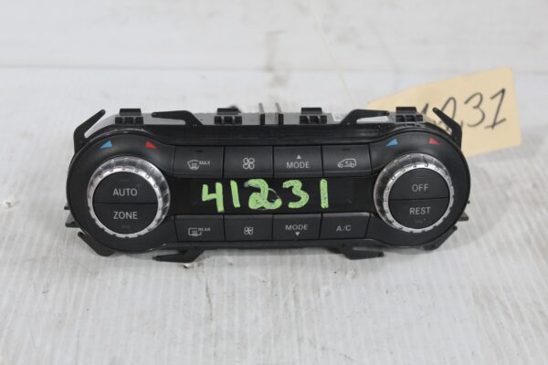 Mercedes Benz W176 W117 A CLA Class Climate Control Unit A2469002408