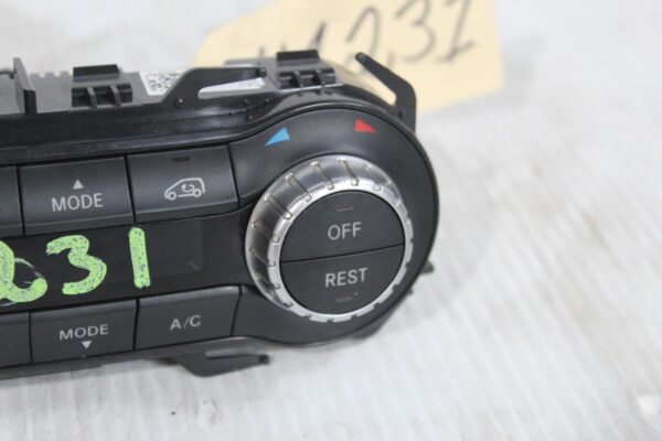 Mercedes Benz W176 W117 A CLA Class Climate Control Unit A2469002408