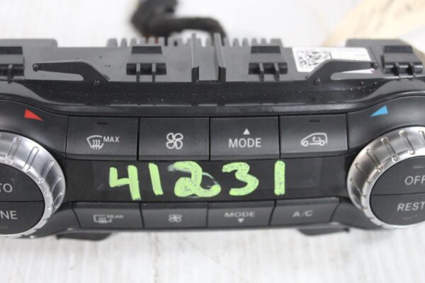 Mercedes Benz W176 W117 A CLA Class Climate Control Unit A2469002408