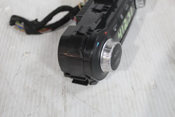 Mercedes Benz W176 W117 A CLA Class Climate Control Unit A2469002408
