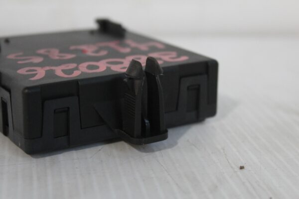 Mercedes Benz W176 A Class Door Control Unit Module A1669005511