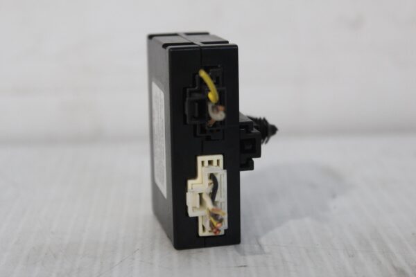 Mercedes Benz W204 C Class Reverse Camera Voltage Convertor A1645430062