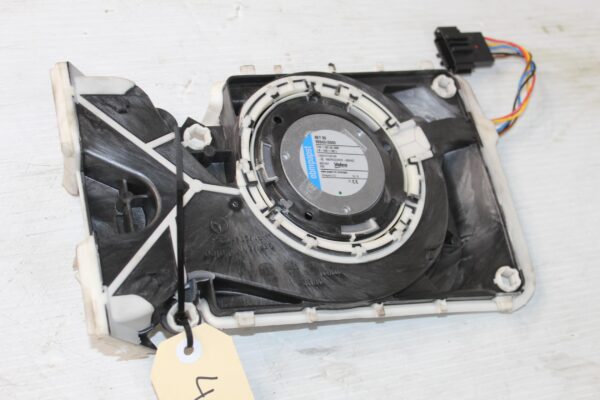 Mercedes Benz W204 C63 AMG Centre Console Blower Speaker A2048300008