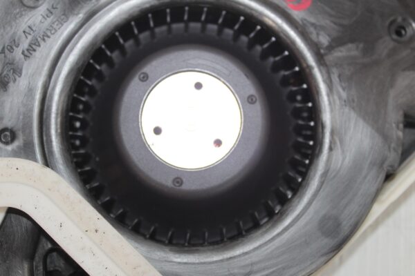 Mercedes Benz W204 C63 AMG Centre Console Blower Speaker A2048300008