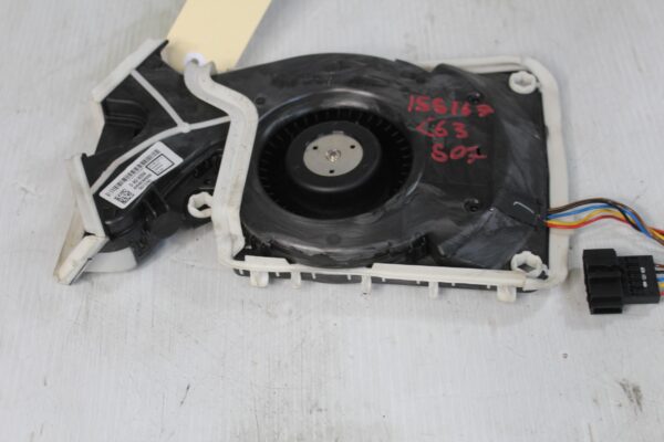 Mercedes Benz W204 C63 AMG Centre Console Blower Speaker A2048300008