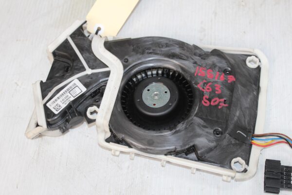 Mercedes Benz W204 C63 AMG Centre Console Blower Speaker A2048300008