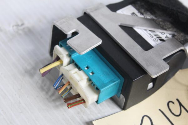 Mercedez Benz W204 C63 V8 Fuel Pump Control Unit Relay Module A0009003500