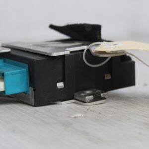 Mercedez Benz W204 C63 V8 Fuel Pump Control Unit Relay Module A0009003500 - Image 4
