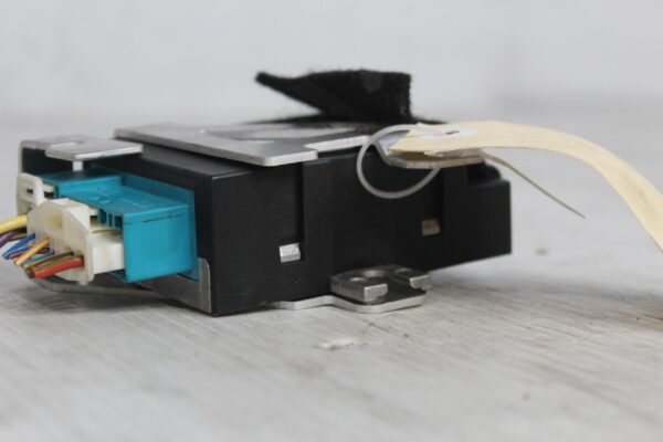 Mercedez Benz W204 C63 V8 Fuel Pump Control Unit Relay Module A0009003500