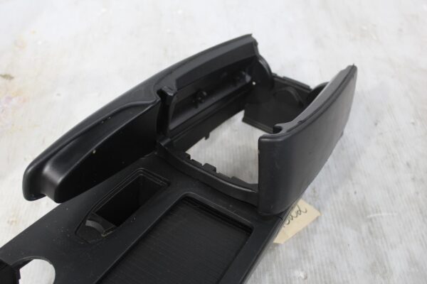 Mercedes Benz W204 C63 AMG Centre Console Armrest Assembly A2046801339