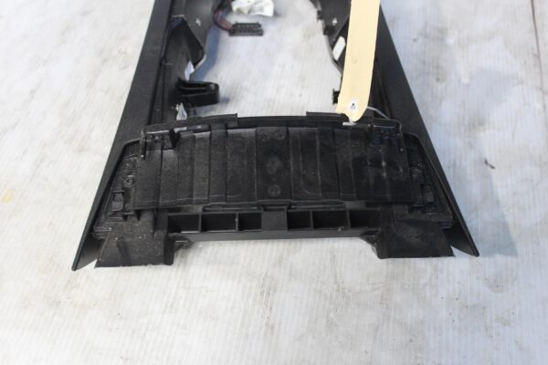 Mercedes Benz W204 C Class Centre Console A2046800750, A2046800852